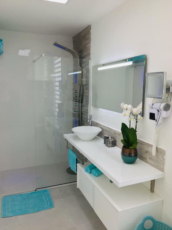Studio Cozy Melissa Elegance - Guadeloupe , Le Gosier , Dampierre - Avec Pleine Vue Mer - Ocean A 180 Degres 외부 사진